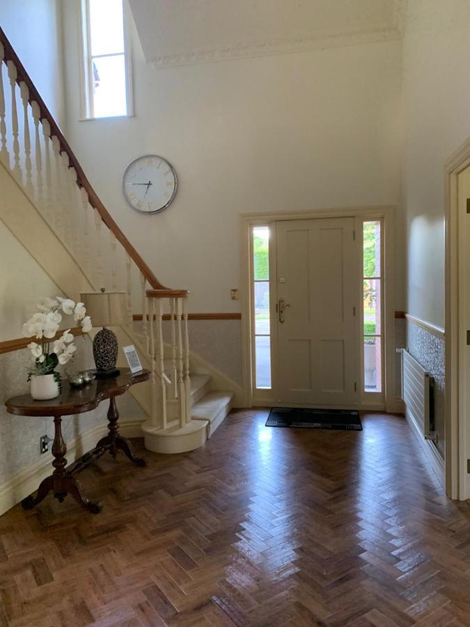 Pin Oaks Luxury Bed & Breakfast Палмерстън Норт Екстериор снимка