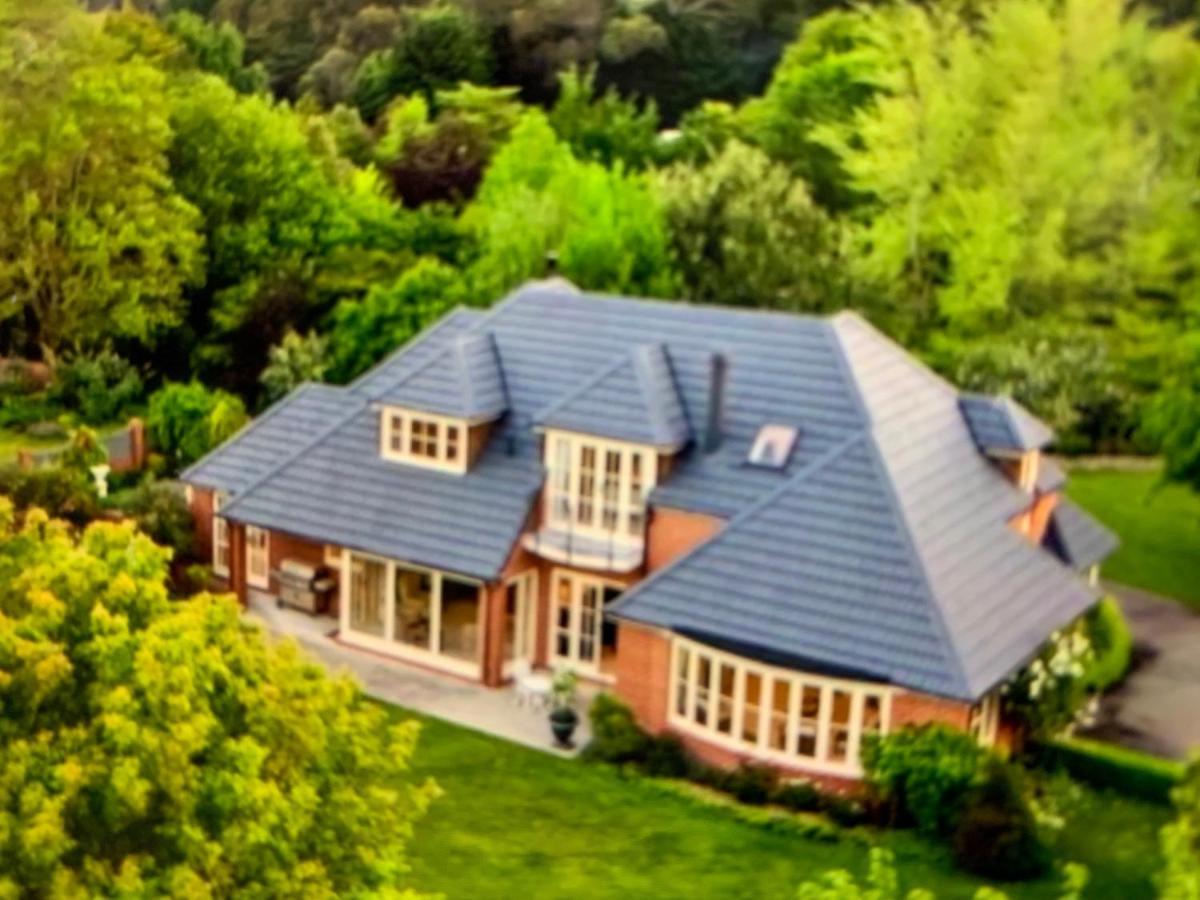 Pin Oaks Luxury Bed & Breakfast Палмерстън Норт Екстериор снимка